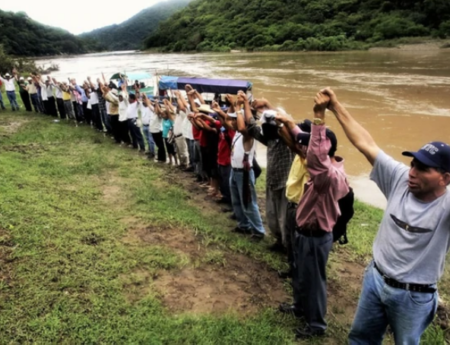 Las redes de corrupción detrás de la concesión de ríos en Honduras.